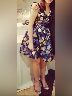 Blue and silver roses dress size 7/8